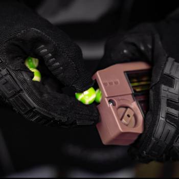 VANDAL MAGFED PAINTBALLS 2000 RND ( GREEN / WHITE SHELL / YELLOW FILL ) 